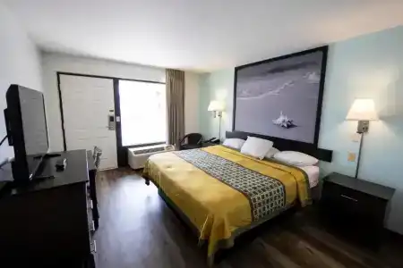 Ocean Breeze Inn - 24