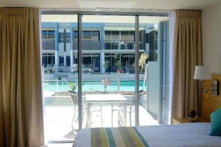 Ramada by Wyndham - 18