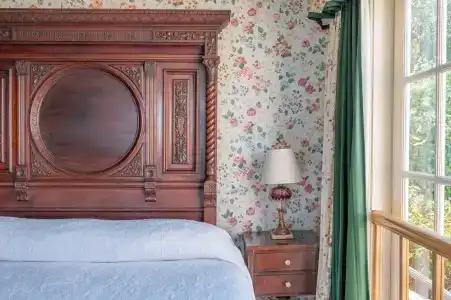 Martine Inn - 25