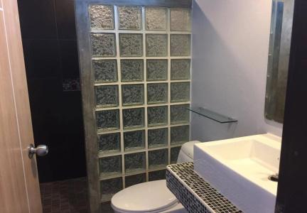Loma Place - 5
