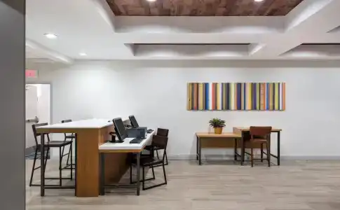 Holiday Inn Express & Suites i-95 & i-20 Civic Ctr, An Ihg - 9