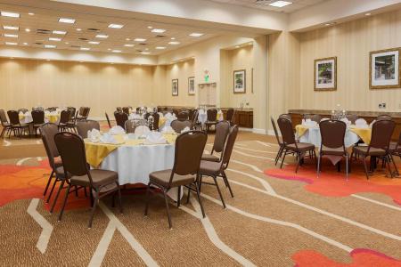 Hilton Garden Inn Dallas/Market Center - 22