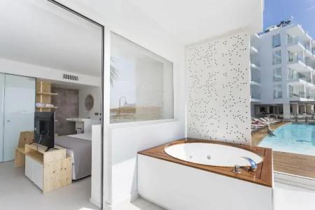 One Ibiza Suites - 100