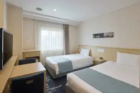 Kobe Sannomiya Tokyu Rei - 5