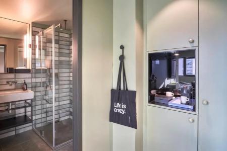 Gekko House Frankfurt, a Tribute Portfolio - 44