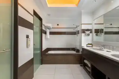 La Marquise Luxury Resort Complex - 8