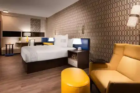 Glō Best Western Nashville Airport West - 40