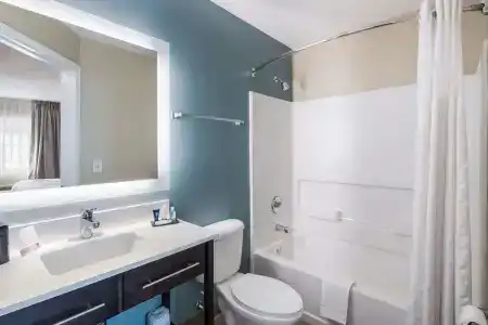Hawthorn Suites by Wyndham Fort Benning - 30