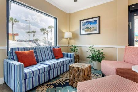 Comfort Inn & Suites Daytona Beach Oceanfront - 6