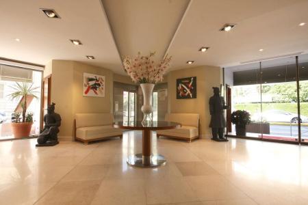 Goldstar  & Suites - 1