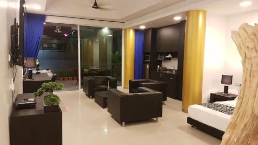 East Suites - 111