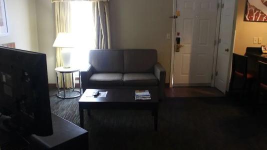 Hawthorn Suites East - 24