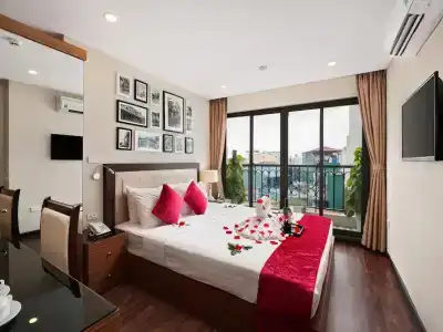 Golden Moon Suite - 63