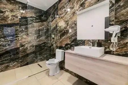 Bamboo Suites Boutique - 86