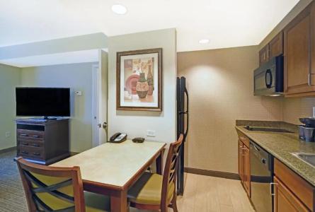 Homewood Suites by Hilton Denver International Airport - 43