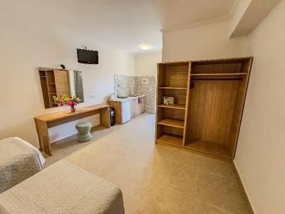 Athina - 47