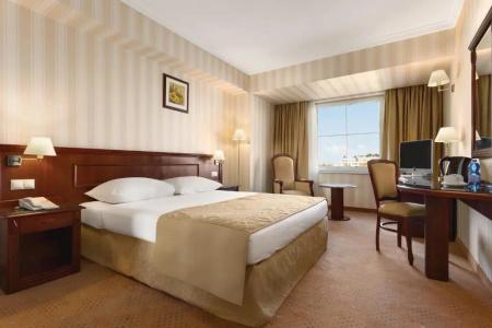 Ramada & Suites by Wyndham Bucharest North - 19