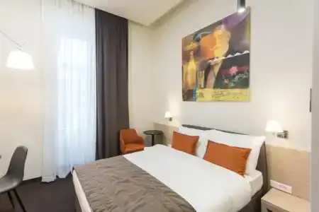 Grand Hedonist - 42