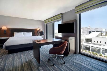 Hampton Inn & Suites Las Vegas Convention Center - 41