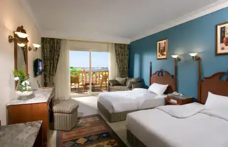 Titanic Palace - Families and Couples only - 28