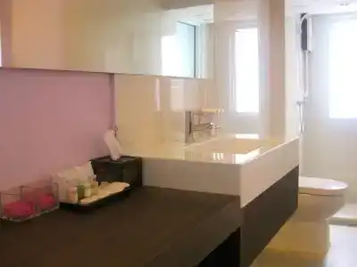 Nantra Silom - 52