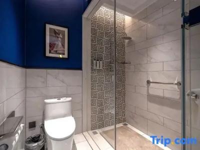 Sterlings Mac & Suites - 106