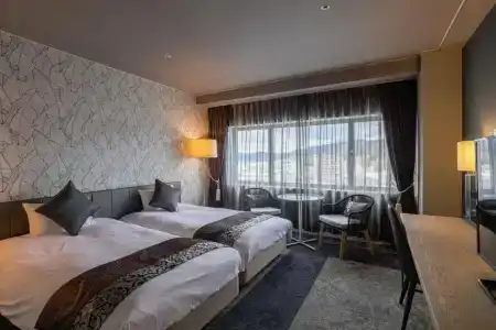 Century Plaza - 4