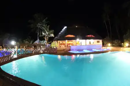 Uroa Bay Beach - 9