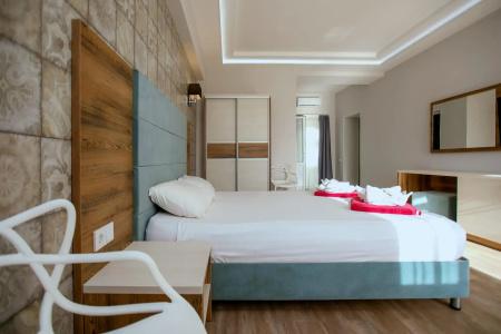 RedHouse - 215