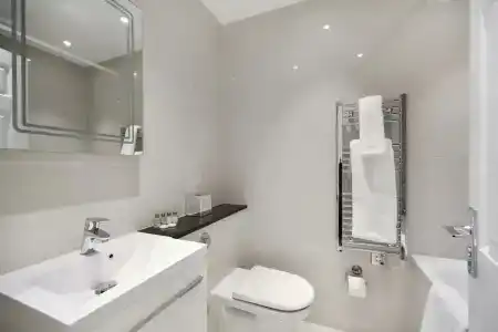 Queensgate Court - 138