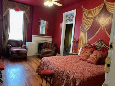 The Magnolia Mansion - 2