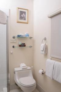 Washington Square Inn - 93