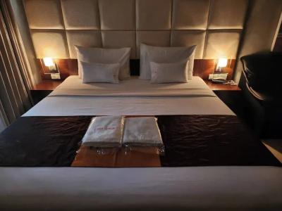 The Bangkok Cha Cha Suite - 79
