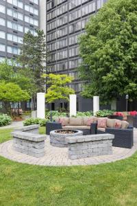 Courtyard by Marriott Boston Logan Airport - 18