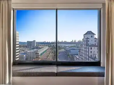 Renaissance Long Beach - 28