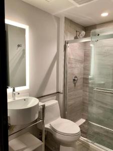 DoubleTree by Hilton New York Times Square South - 8