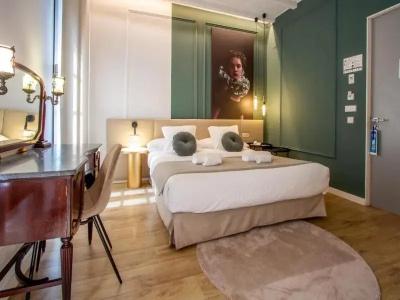 Les Monges Palace Boutique - 85