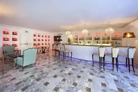 Grand La Favorita - 22