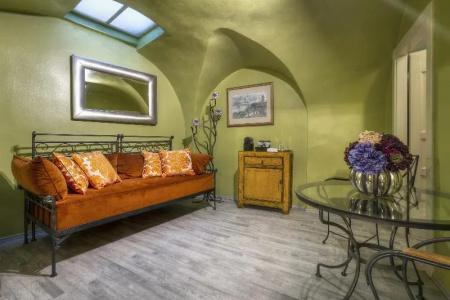 At the Black Star -Charming Romantic Suites and Apartments - 36