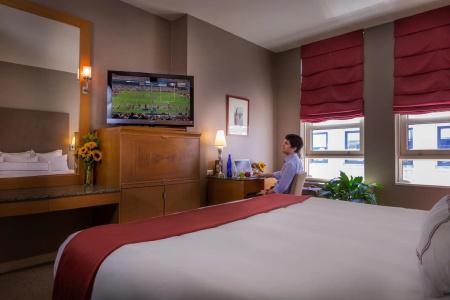 Giraffe by Library Hotel Collection - 22