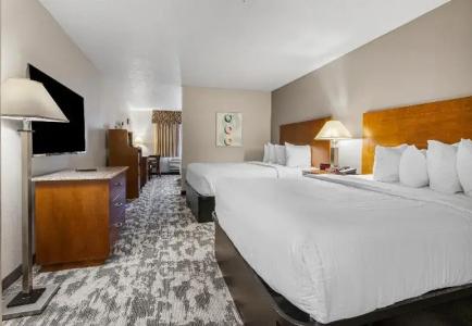 Best Western Ambassador Inn & Suites - 73