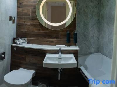 DoubleTree by Hilton London – Docklands Riverside - 51