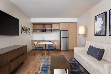 Deltas by Marriott Virginia Beach Bayfront Suites - 49