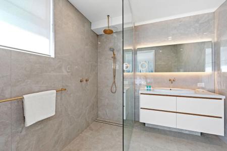 Burleigh Beach Tower - 241