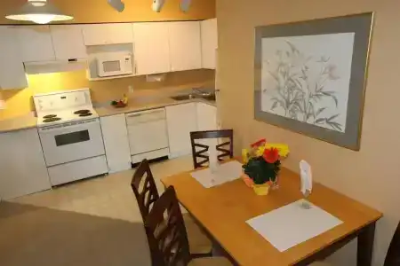 Times Square Suites - 32
