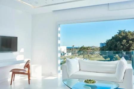 So White Club Resort - 85