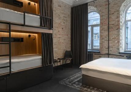 Globe Runner Hostel - 35