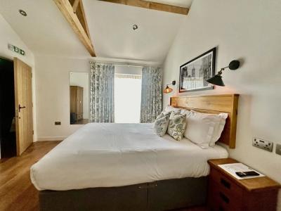 The Chequers at Burcot - 1