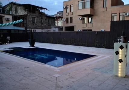 Dave Yerevan - 18