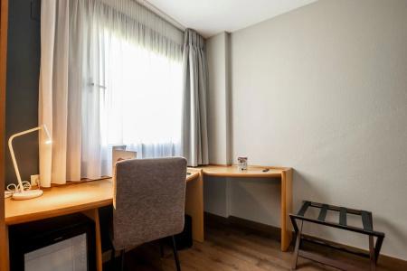 Travelodge Alicante Puerto - 36